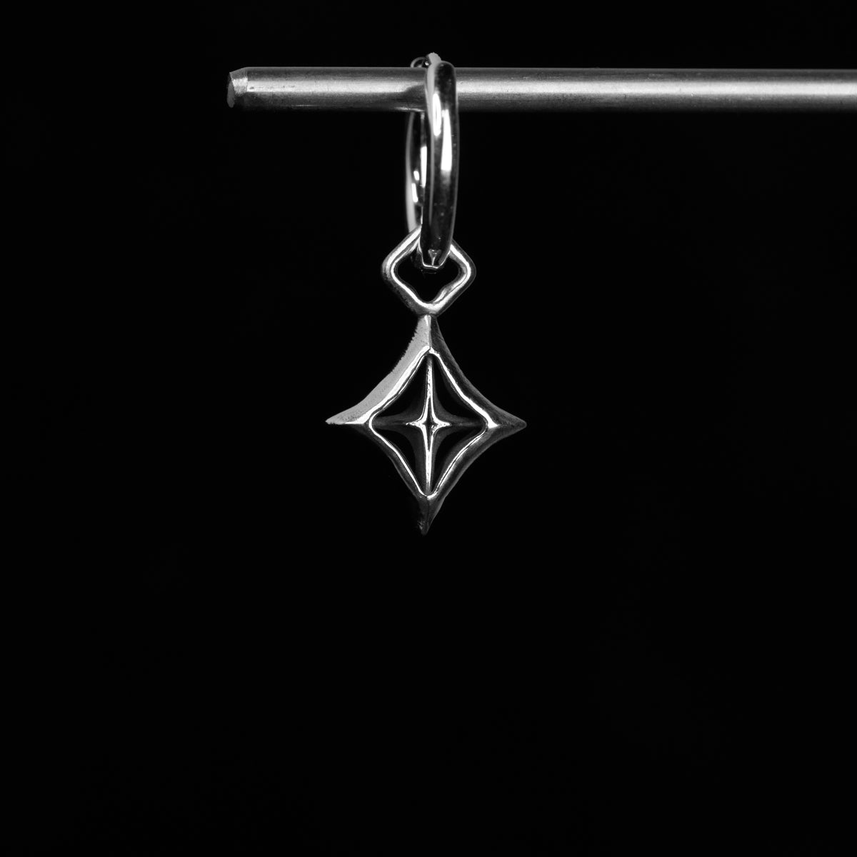 Vesper Star EARRING - 暮禱星芒耳飾